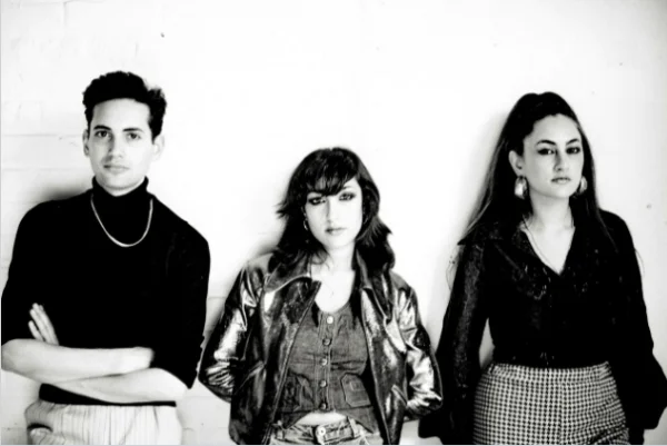 Kitty, Daisy & Lewis pridali do španielskeho turné aj Sevillu