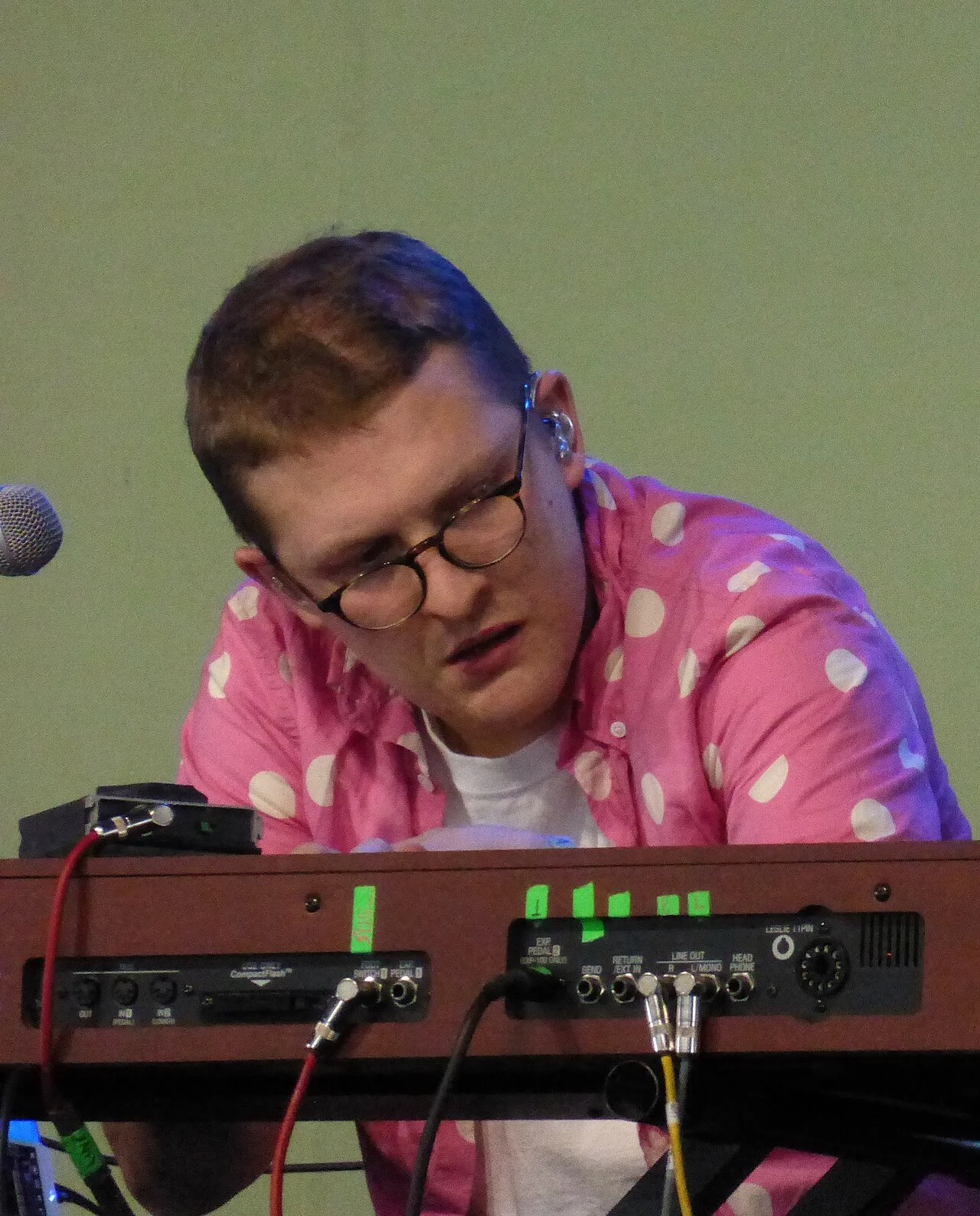 Floating Points - floating_points_commons.webp