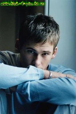 Blue - lee44.jpg
