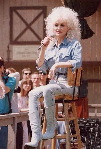 Dolly Parton - p15_jpg.jpg