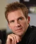 Ralph Fiennes pripravuje filmovú adaptáciu Coriolana 