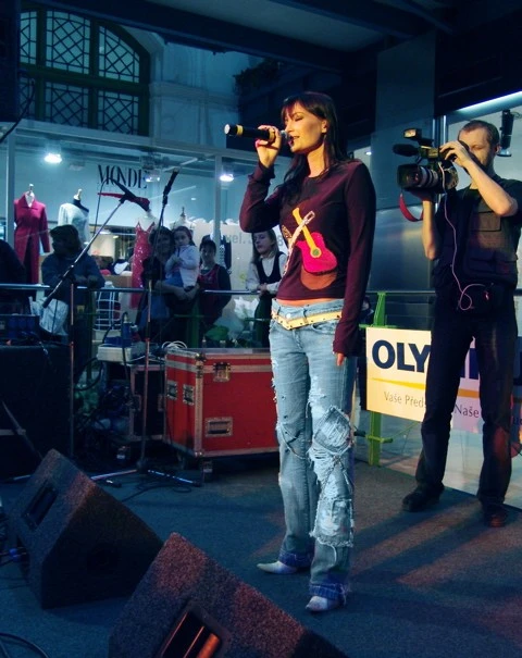 Rebeka - 1f7563a95e634f7512c958a18b442c56_big.jpg