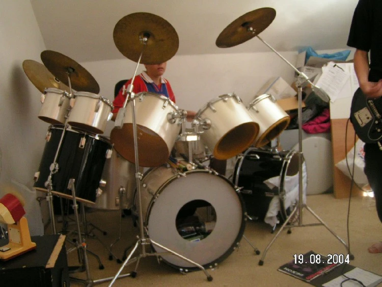 Abnormál - redy1.jpg