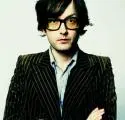 Jarvis Cocker venoval skladbu pouličným výtržníkom