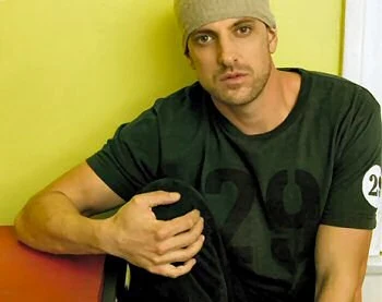 Daniel Powter - 1970_403111755_powter01_H182802_L.jpg