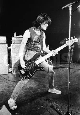 Ramones - f_6d9g.jpg