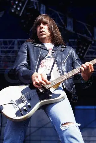 Ramones - f_6d9y.jpg