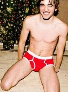 Robert Pattinson - robert-pattinson-underwear-photo_322x436.jpg
