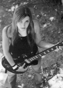 Emma Lahana - emma_01.jpg