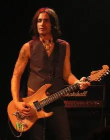 Nuno Bettencourt - 0000206160-58526L.jpg