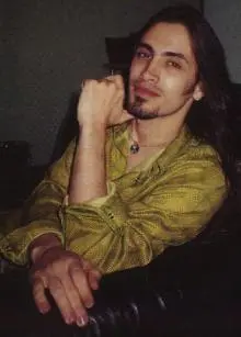 Nuno Bettencourt - 0000206165-40068L.jpg