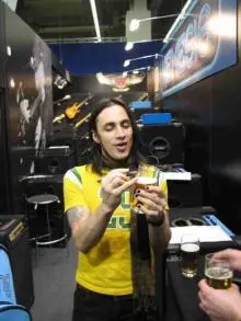 Nuno Bettencourt - 0000206171-52476L.jpg