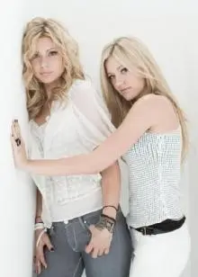 Aly & Aj - aly_aj33.jpg
