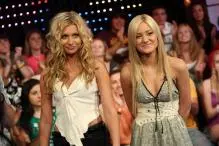 Aly & Aj - alyson-michalka_net-mtvtrl-2007jul10_j003.jpg