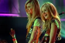 Aly & Aj - alyson-michalka_dot_net-cdusa2006mar-001.jpg