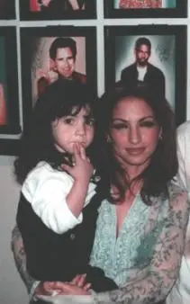 Gloria Estefan - mmmmmmmmnoo.jpg