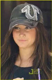 Ashley Tisdale - normal_005~113.jpg