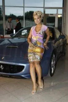 Suzie - luxcar_04_09.jpg