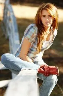 Miley Cyrus - 1e7771e8e7d_41809986_o2.jpg