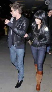 Vanessa Hudgens - 7.jpg