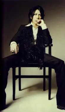 Gazette - Aoi-shooting410.jpg