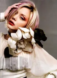 Anna Tsuchiya - EsHu0gEzMhofppwiXs5Vk7YZo1_500.jpg