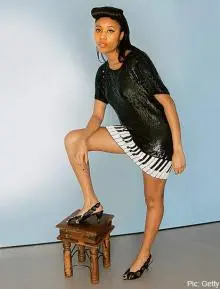 Vv Brown - vv-brown2-415x547.jpg