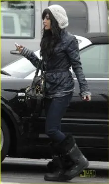 Vanessa Hudgens - n1250072494_205363_6492.jpg