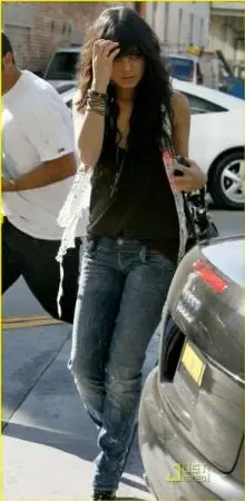 Vanessa Hudgens - n1250072494_203047_2893.jpg