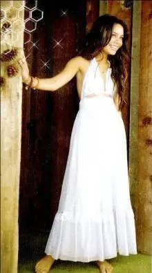 Vanessa Hudgens - 28354_1219976154379_1678188582_427362_1679813_n.jpg