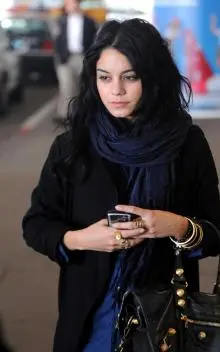 Vanessa Hudgens - vanessa-hudgens-10239-8.jpg