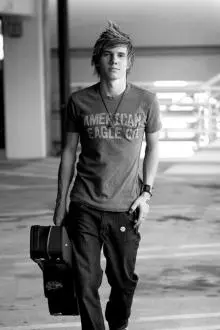 Joe Brooks - JoeBrooks-01-big.jpg