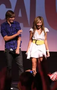 Ashley Tisdale - high-school-musical-rally-8238-23.jpg