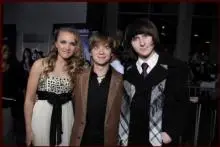 Emily Osment - normal_jb3dprem005.jpg