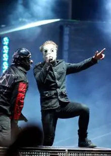 Slipknot - Corey+Taylor+Slipknot+live+Corey+singing.jpg