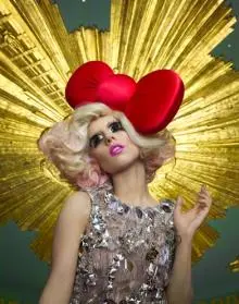 Nové album Lady Gaga je starost zabalená dorůžova, patří na taneční parket