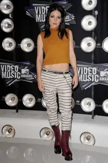 Skylar Grey - 2011+MTV+Video+Music+Awards+laA_M-5mwhKl.jpg