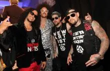 Good Charlotte - 2011+MTV+Video+Music+Awards+Red+Carpet+ZZSPi81QNuVl.jpg