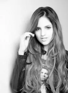 González, Eiza