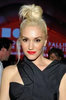 Gwen Stefani - Gwen+Stefani+Updos+Hair+Knot+33Gd6AgLWxAl.jpg