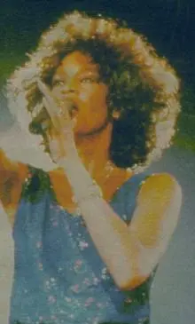 Whitney Houston - whlv0021.jpg