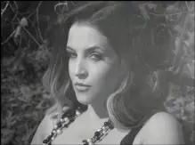 Lisa Marie Presley - tumblr_m3o7cqTwTC1r8mzeko1_400.jpg