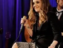 Lisa Marie Presley - 303x235.jpg
