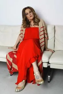 Lisa Marie Presley - 7225358594_95da4753fc_z.jpg