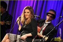 Lisa Marie Presley - lisa_marie_presley_grammys_1.jpg