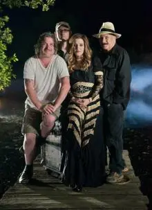 Lisa Marie Presley - lisa_marie_presley_video_crew_storm_grace.jpg