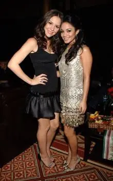 Vanessa Hudgens - 31636_10151288313923607_490857341_n.jpg