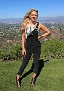 Louisa Johnson - Louisa-Johnson-seen-performing-in-front-of-their-mentors-at-Judges-Houses.jpg