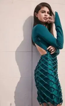 Selena Gomez - e7c0ca42886480db43c10fa47dec1d31.jpg