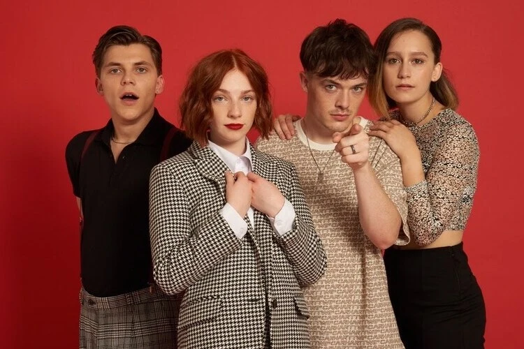 Sophie And The Giants - Loser